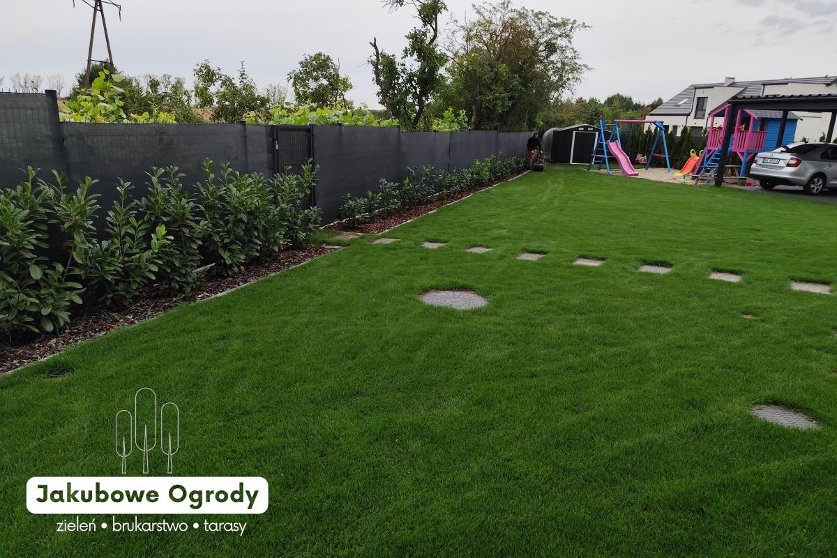 Nowoczesny ogród pełen zieleni i harmonii